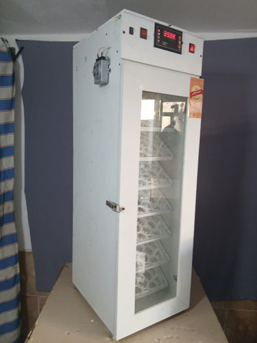 دستگاه جوجه کشی قابل شستشو آریا سازه مناسب همه پرندگان